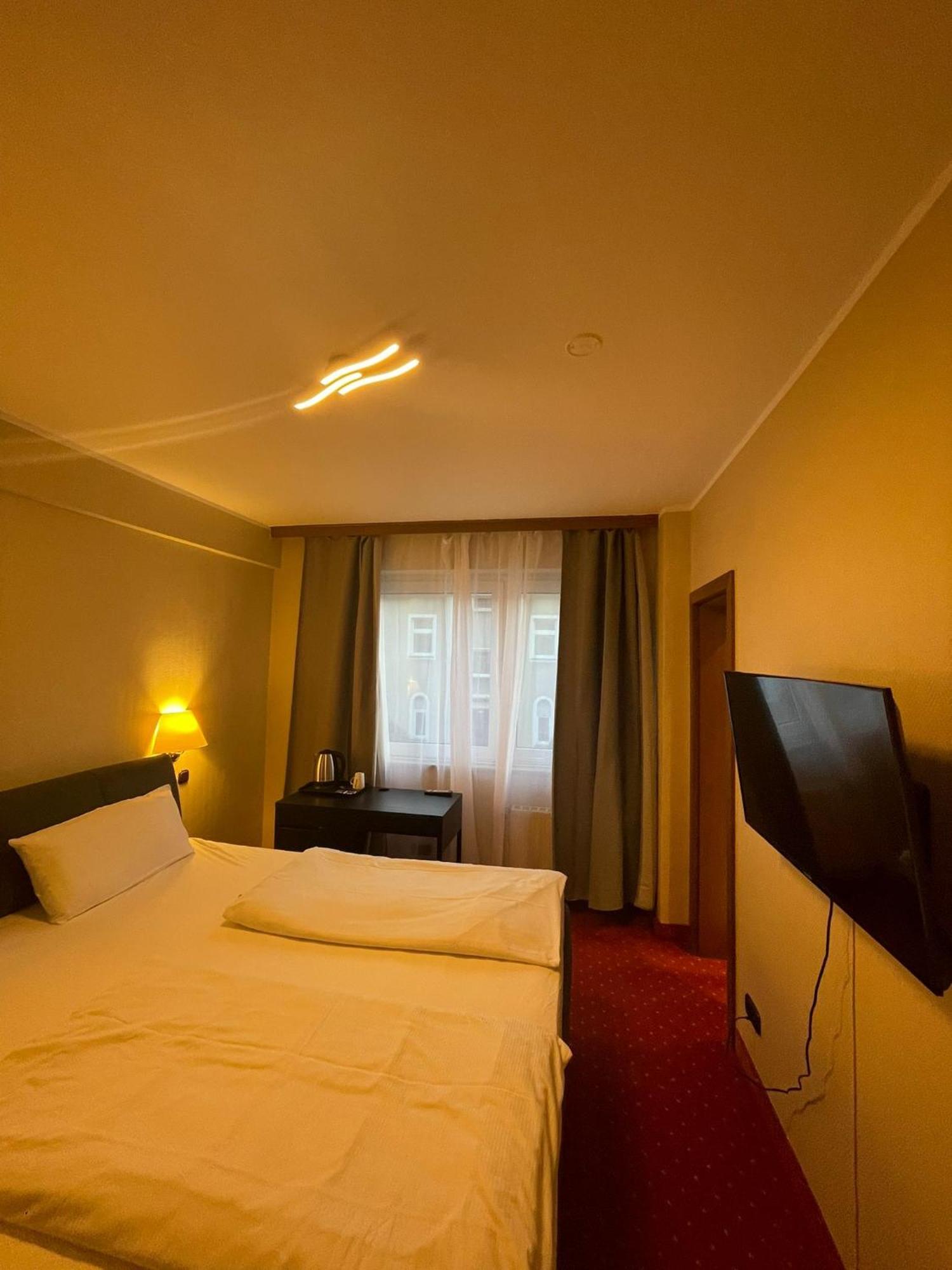 Sun Hotel เอสเซน ภายนอก รูปภาพ