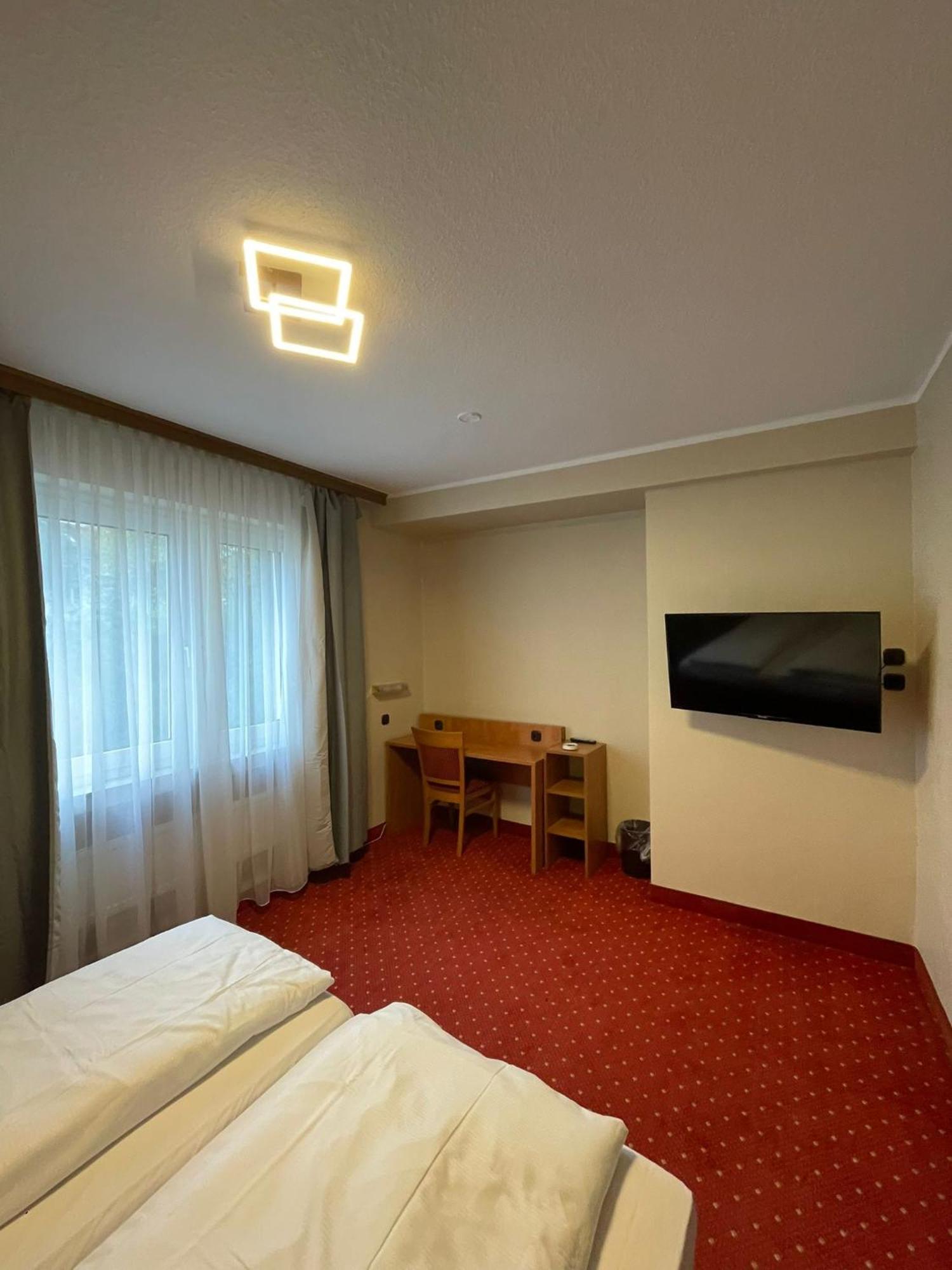 Sun Hotel เอสเซน ภายนอก รูปภาพ